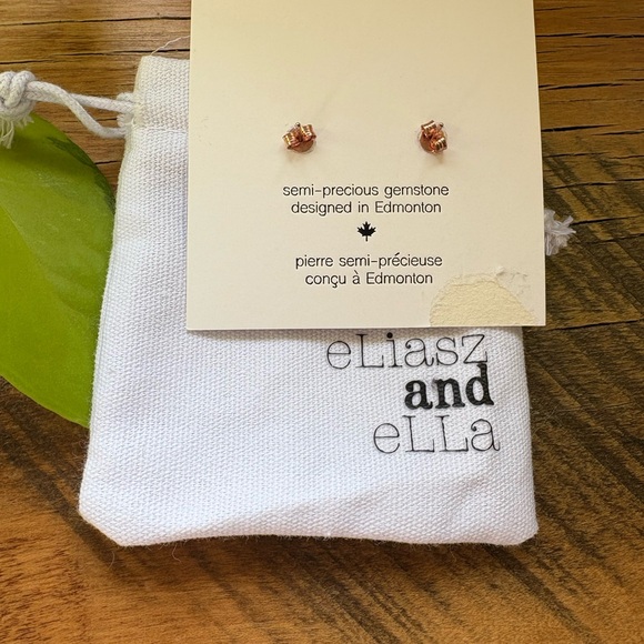 Brand new X and O Gold Earrings - Picture 3 of 3